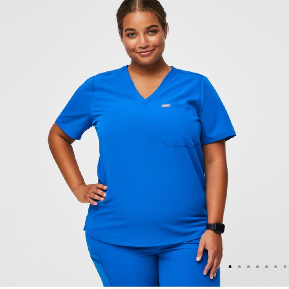 catarina scrub top